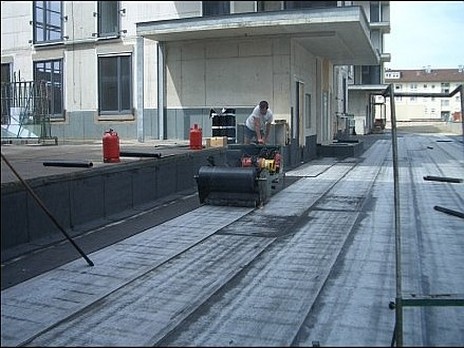 Seepark, Stuttgart Schweibahn fr Gussasphalt-Schutzschichtauf Dichtungsschicht